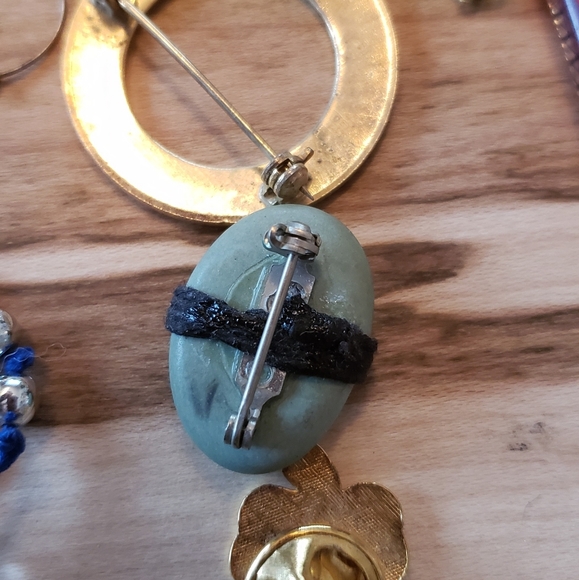 Bundle of Miscellaneous Jewelry - Picture 11 of 14